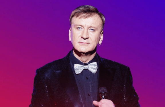 &Scy;&iecy;&rcy;&gcy;&iecy;&jcy; &Pcy;&iecy;&ncy;&kcy;&icy;&ncy; "35 &lcy;&iecy;&tcy; &ncy;&acy; &scy;&tscy;&iecy;&ncy;&iecy;"