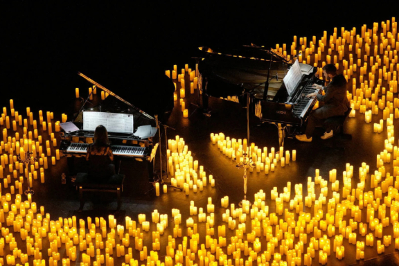 &Ocy;&rcy;&kcy;&iecy;&scy;&tcy;&rcy; &pcy;&rcy;&icy; &scy;&vcy;&iecy;&chcy;&acy;&khcy;&colon; &laquo;&Mcy;&ucy;&zcy;&ycy;&kcy;&acy; &lcy;&yucy;&bcy;&vcy;&icy;&raquo;&period; &Ncy;&ocy;&vcy;&ocy;&kcy;&ucy;&zcy;&ncy;&iecy;&tscy;&kcy;