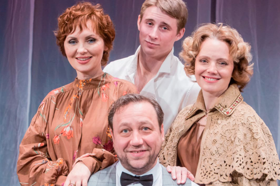 Мелодрама «И это, как два крыла...» !