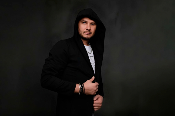 Антон Барсуков «Смотри на звезды»