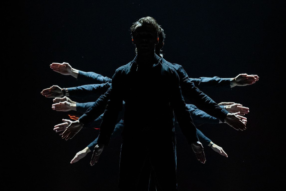 Шоу под дождем «Признание в любви»