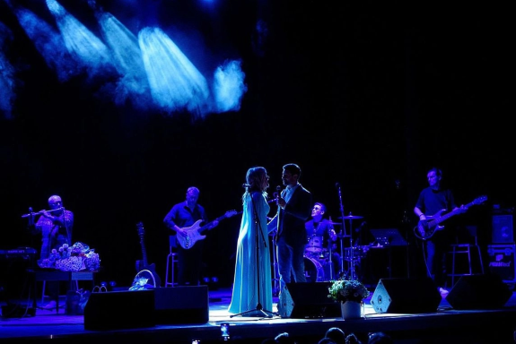 Антон и Виктория Макарские «Живой семейный концерт»