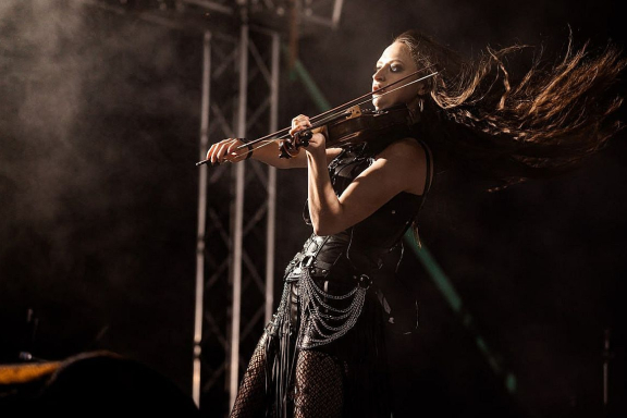 Струнное трио  с программой «Рок на скрипках»