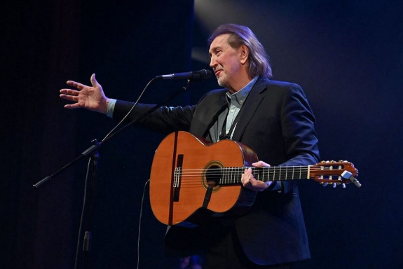 &Ocy;&lcy;&iecy;&gcy; &Mcy;&icy;&tcy;&yacy;&iecy;&vcy; &laquo;&Ncy;&icy;&kcy;&ocy;&mcy;&ucy; &ncy;&iecy; &khcy;&vcy;&acy;&tcy;&acy;&iecy;&tcy; &lcy;&yucy;&bcy;&vcy;&icy;&raquo;