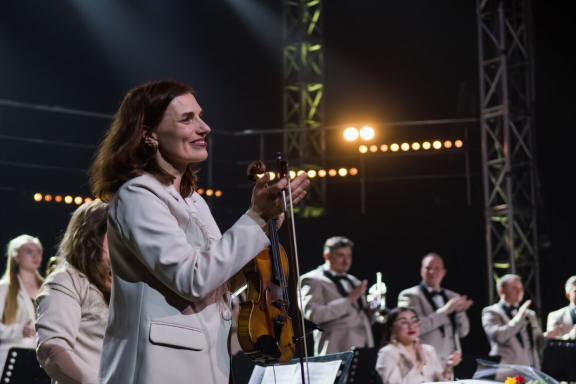 &Ocy;&rcy;&kcy;&iecy;&scy;&tcy;&rcy; &Pcy;&ocy;&lcy;&yacy; &Mcy;&ocy;&rcy;&icy;&acy; - &zcy;&ocy;&lcy;&ocy;&tcy;&acy;&yacy; &kcy;&ocy;&lcy;&lcy;&iecy;&kcy;&tscy;&icy;&yacy; &icy;&zcy; &rcy;&iecy;&pcy;&iecy;&rcy;&tcy;&ucy;&acy;&rcy;&acy;