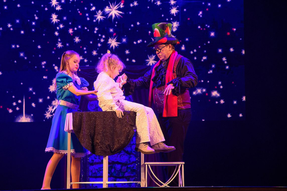 &Icy;&lcy;&lcy;&yucy;&zcy;&icy;&ocy;&ncy;&ncy;&ycy;&jcy; &scy;&pcy;&iecy;&kcy;&tcy;&acy;&kcy;&lcy;&softcy; &laquo;&Acy;&lcy;&icy;&scy;&acy; &vcy; &scy;&tcy;&rcy;&acy;&ncy;&iecy; &chcy;&ucy;&dcy;&iecy;&scy;&raquo;