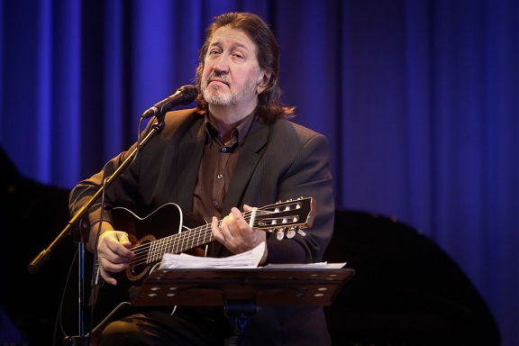 &Ocy;&lcy;&iecy;&gcy; &Mcy;&icy;&tcy;&yacy;&iecy;&vcy; &laquo;&Ncy;&icy;&kcy;&ocy;&mcy;&ucy; &ncy;&iecy; &khcy;&vcy;&acy;&tcy;&acy;&iecy;&tcy; &lcy;&yucy;&bcy;&vcy;&icy;&raquo;