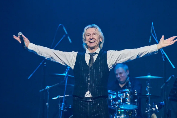 &Pcy;&acy;&rcy;&acy;&dcy; &zcy;&vcy;&iecy;&zcy;&dcy; 80-&khcy;