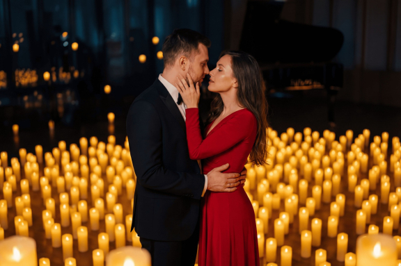 &Ocy;&rcy;&kcy;&iecy;&scy;&tcy;&rcy; &pcy;&rcy;&icy; &scy;&vcy;&iecy;&chcy;&acy;&khcy;&colon; &laquo;&Mcy;&ucy;&zcy;&ycy;&kcy;&acy; &lcy;&yucy;&bcy;&vcy;&icy;&raquo;&period; &Ncy;&ocy;&vcy;&ocy;&kcy;&ucy;&zcy;&ncy;&iecy;&tscy;&kcy;