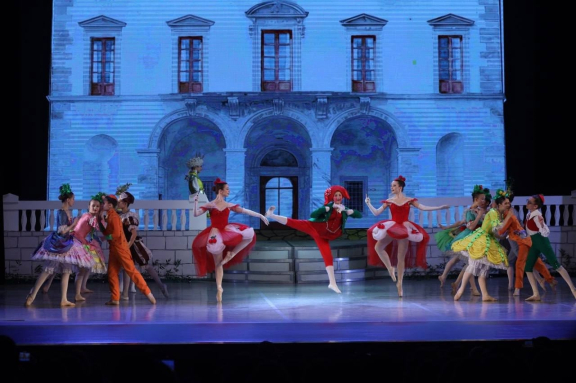 &Bcy;&acy;&lcy;&iecy;&tcy; &laquo;&CHcy;&icy;&pcy;&ocy;&lcy;&lcy;&icy;&ncy;&ocy;&raquo;&comma; &mcy;&ucy;&zcy;&ycy;&kcy;&acy; &Kcy;&period;&KHcy;&acy;&chcy;&acy;&tcy;&ucy;&rcy;&yacy;&ncy;&acy;