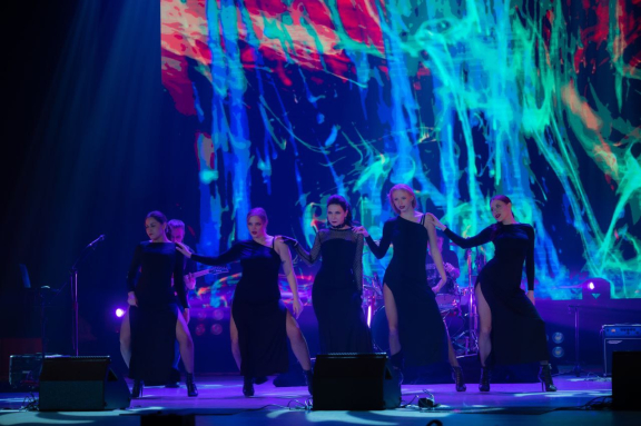 &Bcy;&ocy;&lcy;&softcy;&shcy;&ocy;&jcy; &kcy;&ocy;&ncy;&tscy;&iecy;&rcy;&tcy; &laquo;&Scy;&tcy;&acy;&rcy;&ycy;&jcy; &Ncy;&ocy;&vcy;&ycy;&jcy; &gcy;&ocy;&dcy; &vcy; &scy;&tcy;&icy;&lcy;&iecy; &rcy;&ocy;&kcy;&raquo;