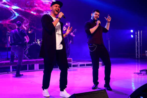 Антон Барсуков «Смотри на звезды»