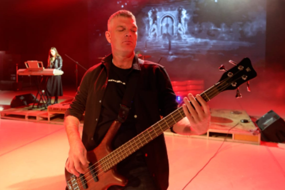 Антон Барсуков «Смотри на звезды»