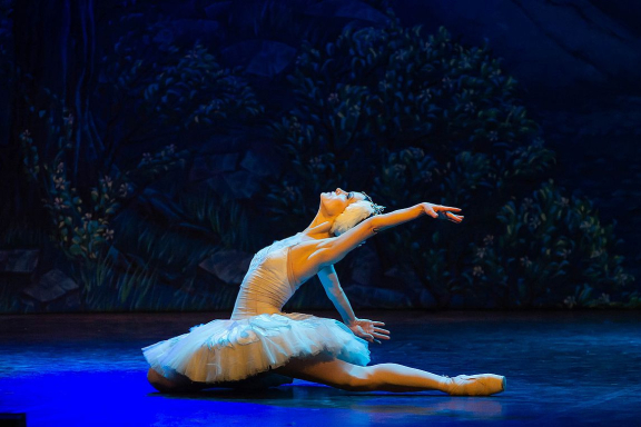 &Lcy;&IEcy;&Tcy;&Ocy; &Pcy;&Icy;&Rcy;&Ucy;&Ecy;&Tcy;&Acy;&period; &Lcy;&iecy;&bcy;&iecy;&dcy;&icy;&ncy;&ocy;&iecy; &ocy;&zcy;&iecy;&rcy;&ocy;