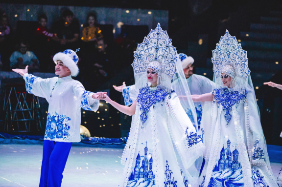 Цирк на льду Айсберг