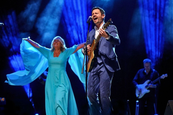 Антон и Виктория Макарские «Живой семейный концерт»